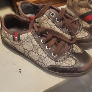 Boys Gucci sneakers
